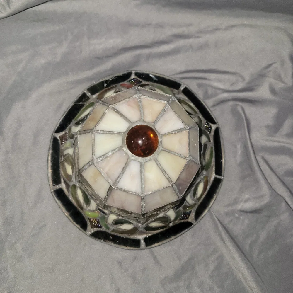 Vintage Tiffany Style Stained Glass Hanging Bird Feeder Solar Light Shade